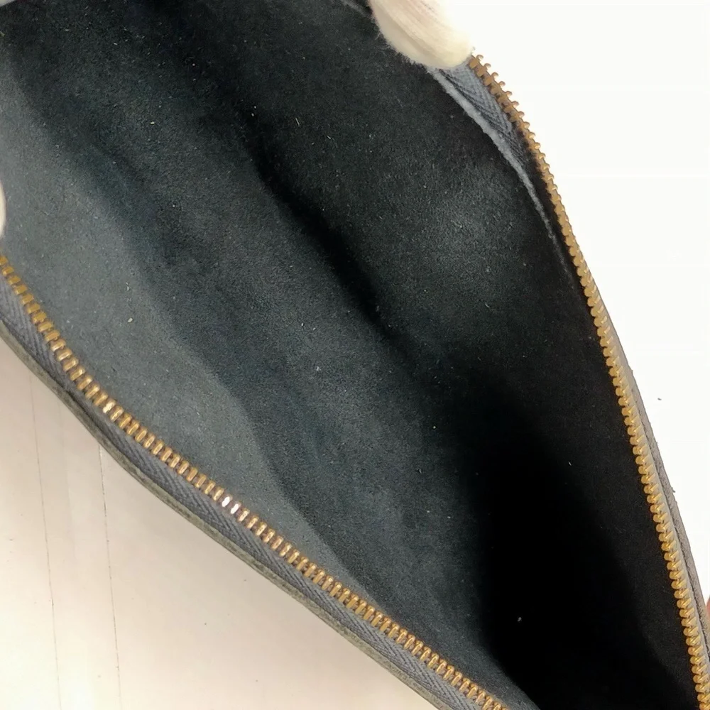 Louis Vuitton Pochette Black Epi